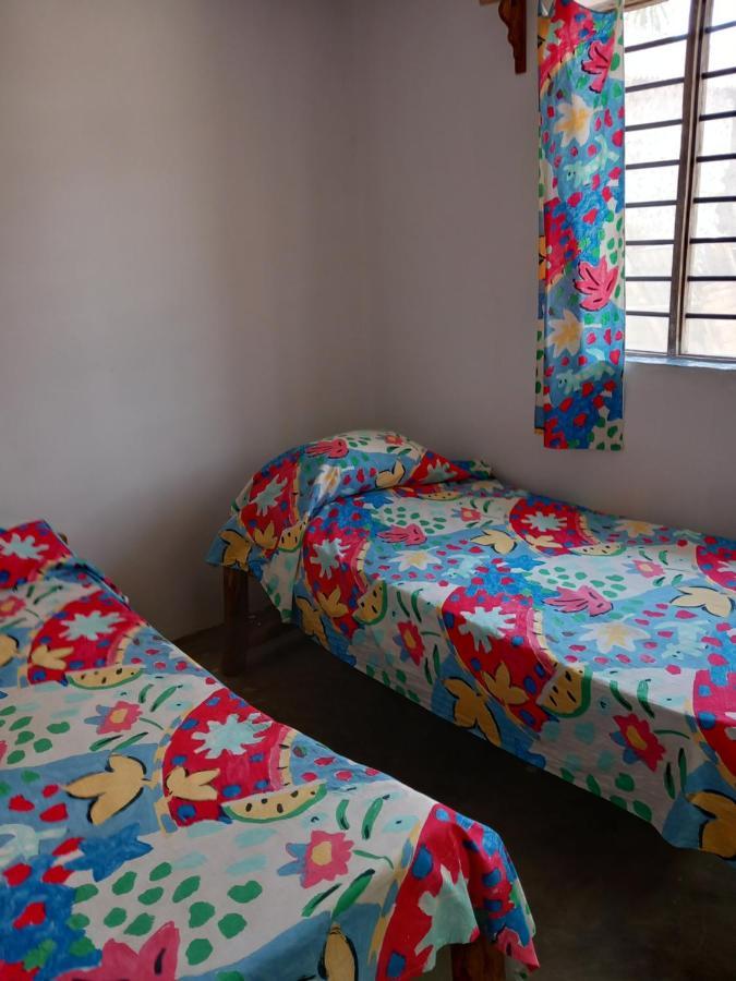 Bibi Mrembo Guesthouse Pingwe Exteriör bild