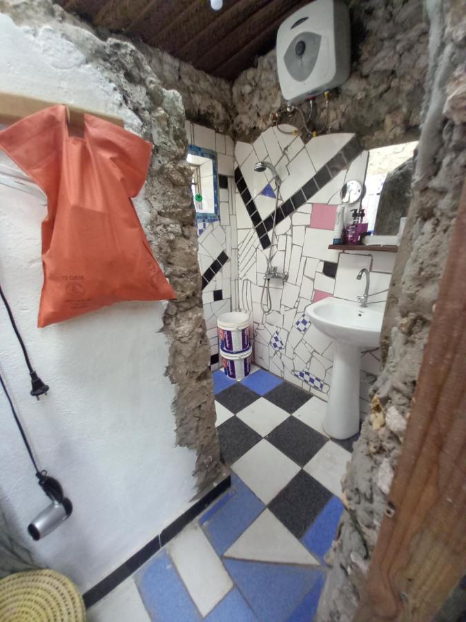 Bibi Mrembo Guesthouse Pingwe Exteriör bild